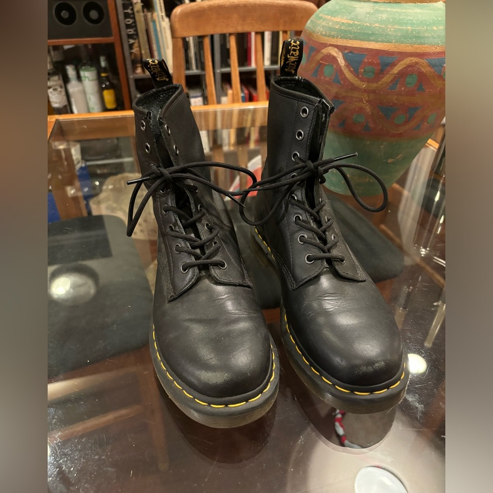 Dr. Martens 1460 WOMEN'S SMOOTH LEATHER LACE UP BOOTS EU 42